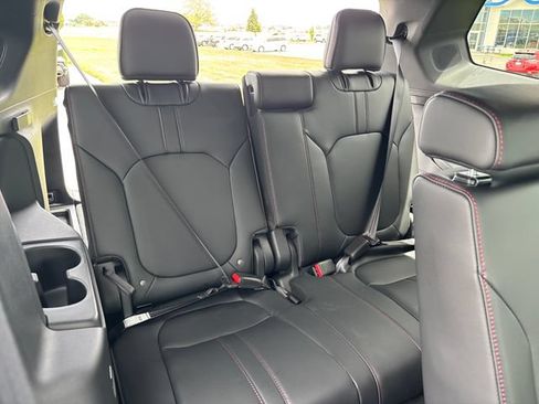 Certified 2025 Honda Pilot Black Edition image 25