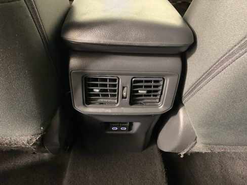 Used 2024 Toyota RAV4 XLE AWD/4WD image 33