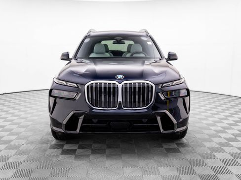 Certified 2025 BMW X7 xDrive40i w/ M Sport Package image 9