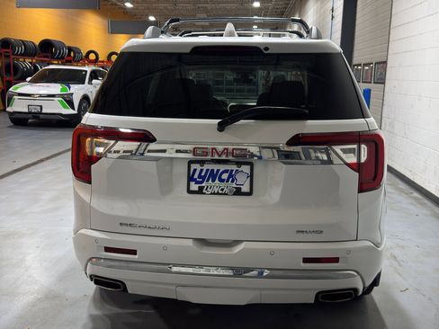 Used 2022 GMC Acadia Denali w/ GMC Pro Grade Package image 5