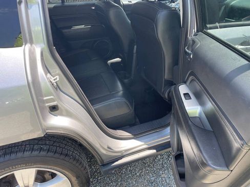Used 2017 Jeep Compass Latitude AWD/4WD image 13