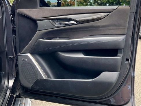 Used 2015 Cadillac Escalade ESV Platinum RWD image 24