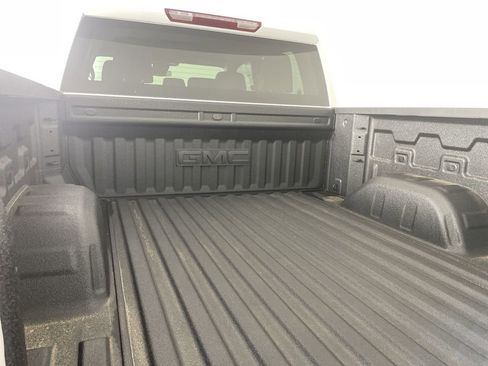 Used 2025 GMC Sierra 1500 Elevation image 26