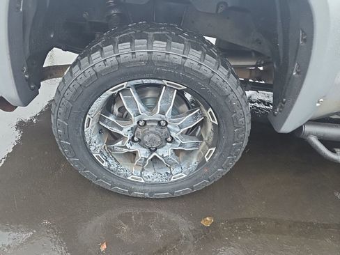 Used 2015 Toyota Tundra SR5 w/ SR5 Upgrade Package image 16