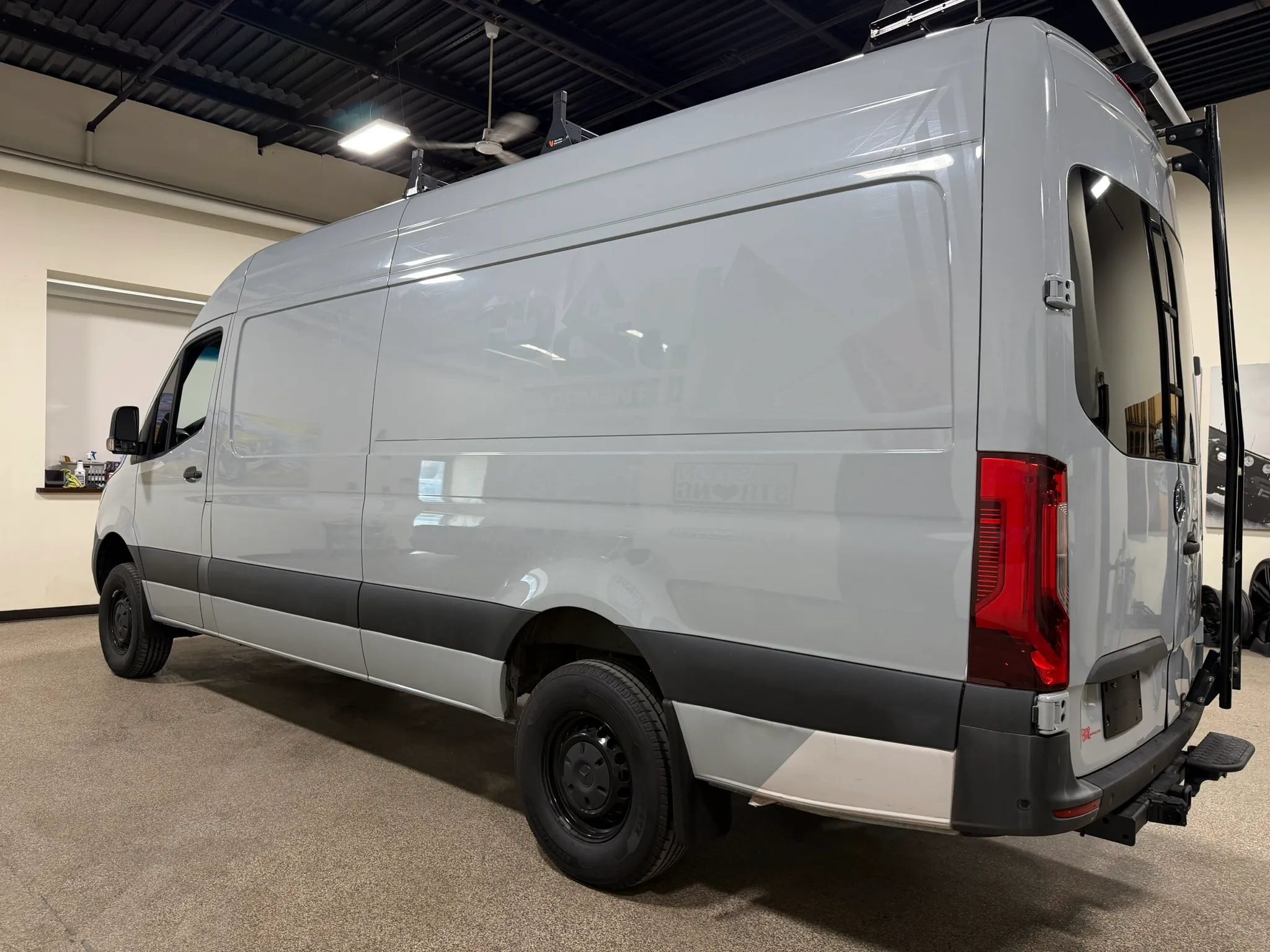 Used 2022 Mercedes-Benz Sprinter 2500 image 18