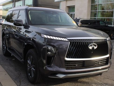 Certified 2025 INFINITI QX80 Pure image 3