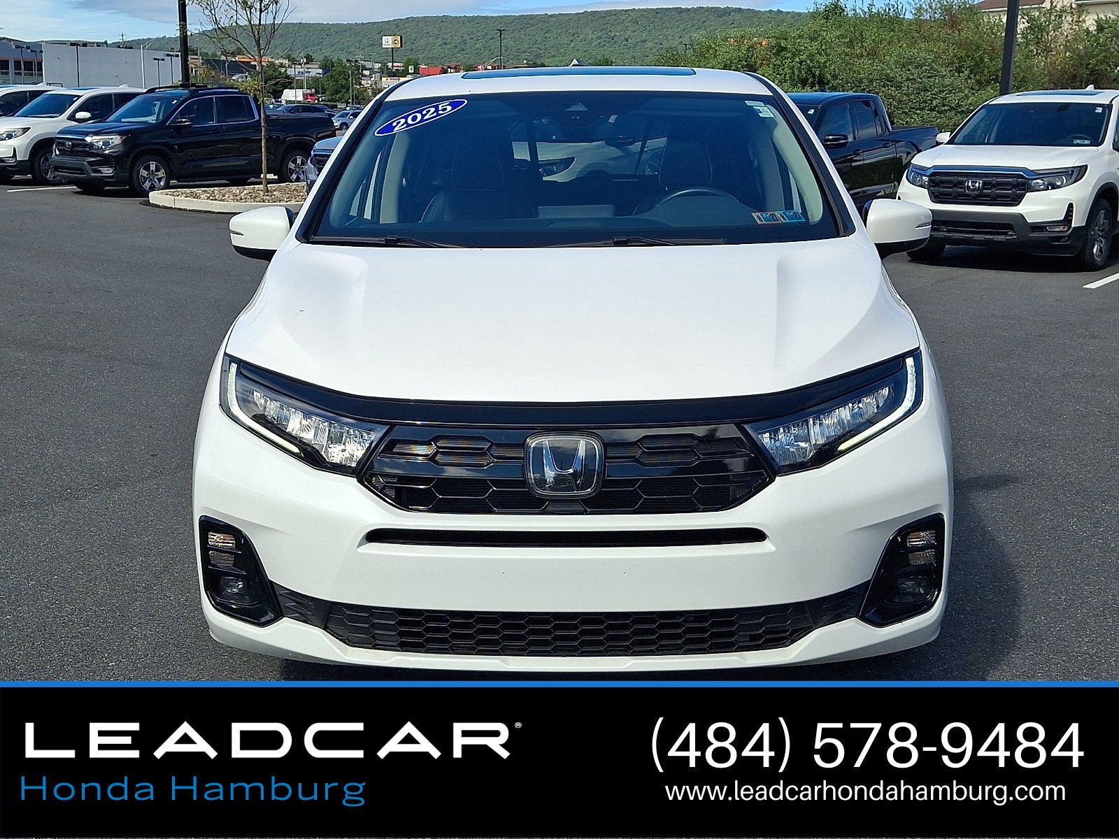 Used 2025 Honda Odyssey Elite image 2