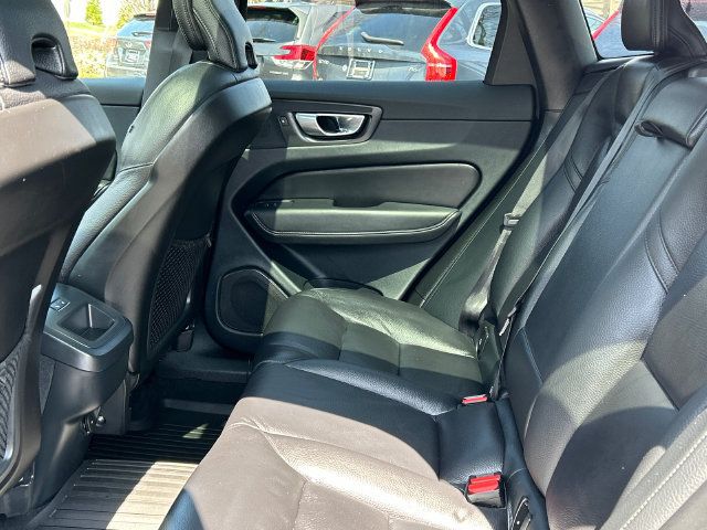 Certified 2023 Volvo XC60 B5 Plus w/ Climate Package AWD/4WD image 23
