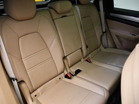 Used 2022 Porsche Cayenne Platinum Edition image 54