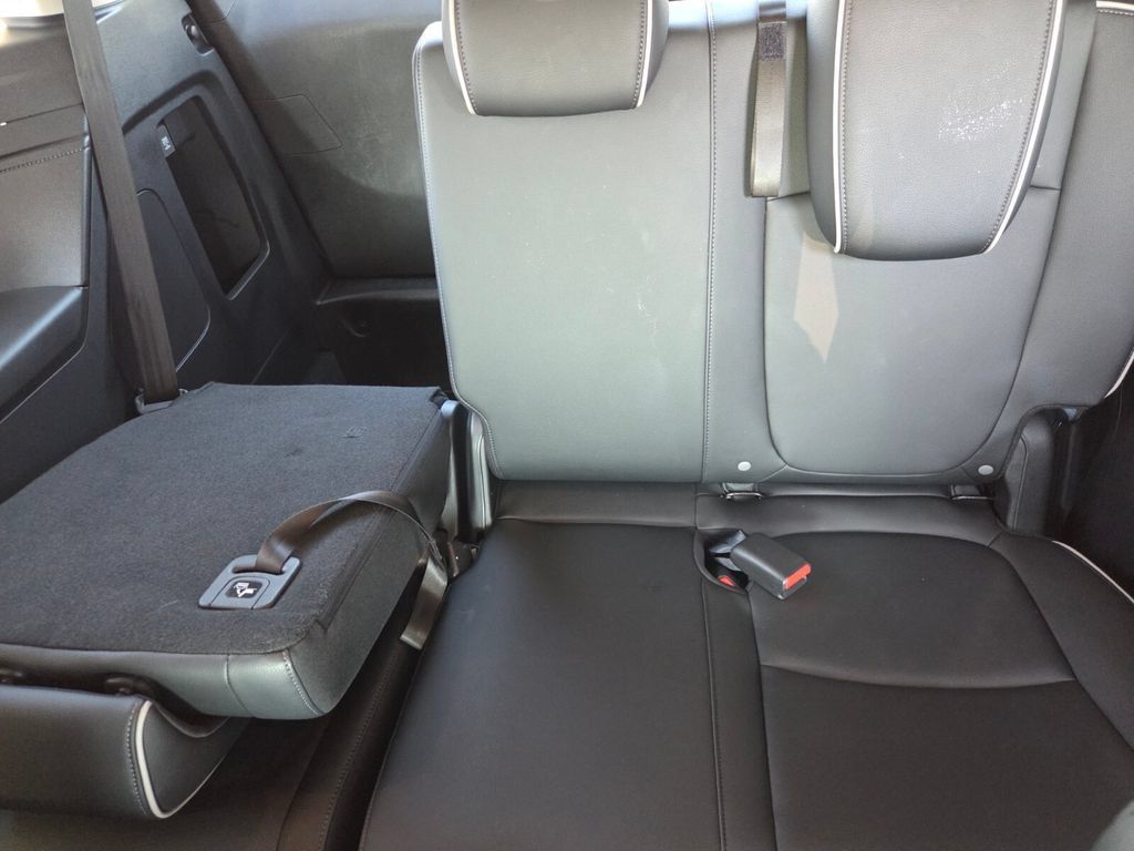 Used 2025 Honda Odyssey Touring image 8