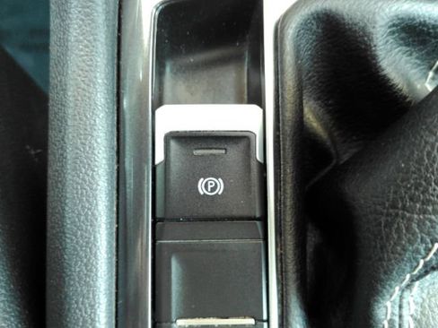 Used 2023 Volkswagen Tiguan SE w/ Panoramic Sunroof Package AWD/4WD image 46