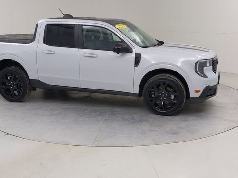 Certified 2025 Ford Maverick Lariat w/ Black Appearance Package image 13