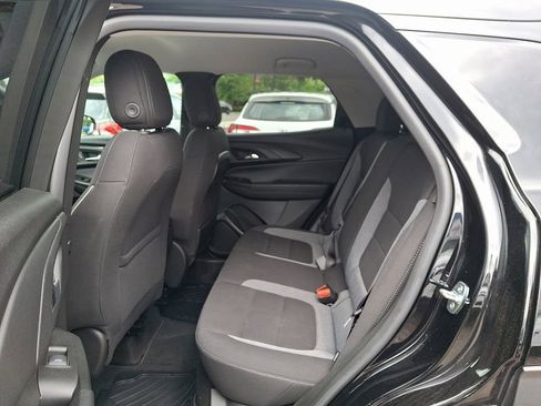 Used 2023 Chevrolet TrailBlazer LT w/ Convenience Package FWD image 9