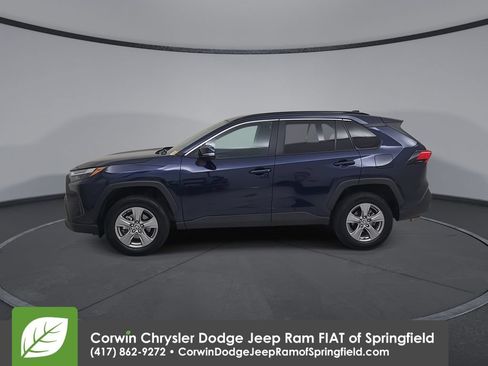 Used 2025 Toyota RAV4 XLE AWD/4WD image 8