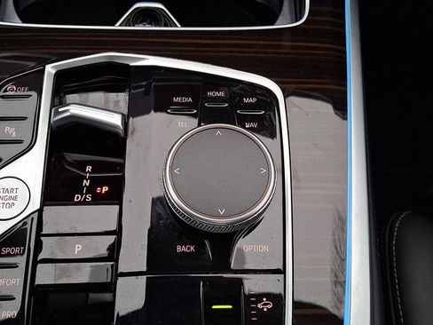 Used 2025 BMW X7 xDrive40i image 18
