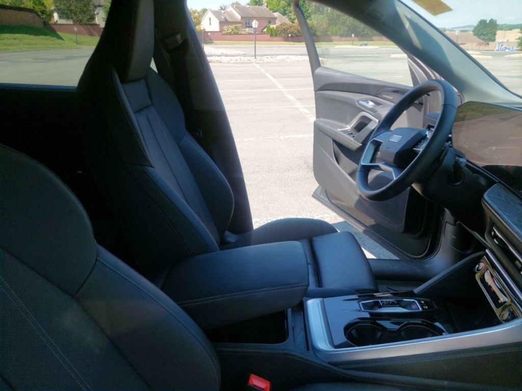 Used 2025 Audi Q5 Prestige AWD/4WD image 32