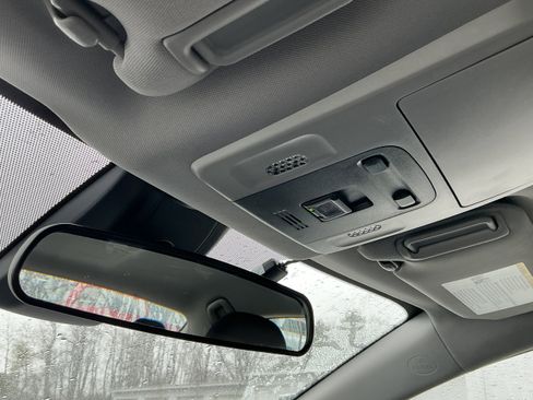 Used 2021 Toyota Camry LE w/ Carpet Mat Package (TMS) FWD image 9