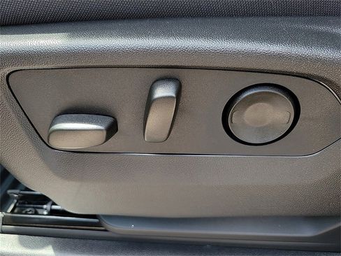 New 2026 GMC Sierra 1500 SLE w/ Preferred Package image 15