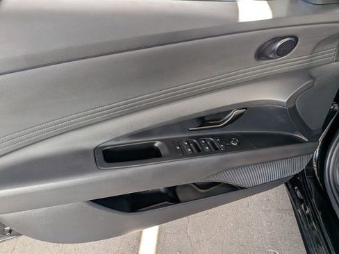 Used 2025 Hyundai Elantra SEL FWD image 8