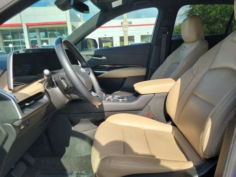 Used 2025 Cadillac XT4 Premium Luxury FWD image 12