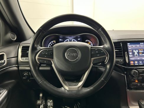 Used 2020 Jeep Grand Cherokee Limited w/ Premium Lighting Group AWD/4WD image 16