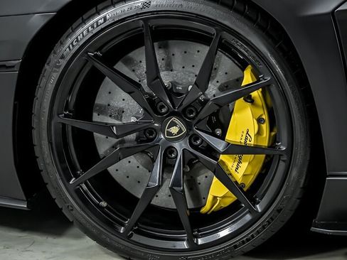 Used 2018 Lamborghini Aventador S AWD/4WD image 8