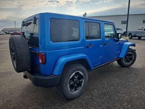Used 2014 Jeep Wrangler Unlimited Sahara AWD/4WD image 5