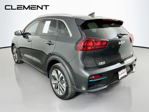 Used 2022 Kia Niro EX w/ Cold Weather Package FWD image 9