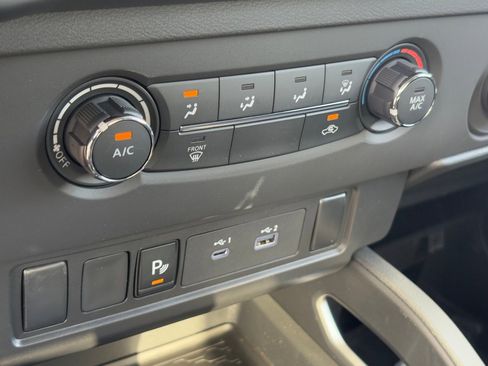 New 2025 Nissan Frontier SV image 9
