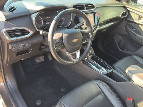 Used 2022 Chevrolet TrailBlazer ACTIV w/ Sun and Liftgate Package FWD image 18