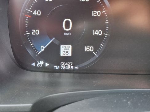 Used 2019 Volvo V90 T6 Cross Country image 9