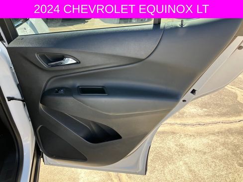 Used 2024 Chevrolet Equinox LT AWD/4WD image 17