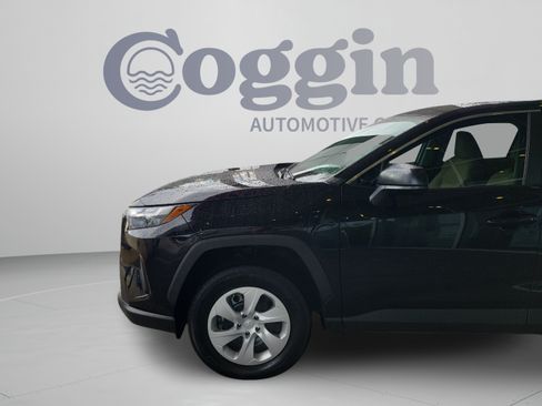 Used 2025 Toyota RAV4 LE FWD image 33