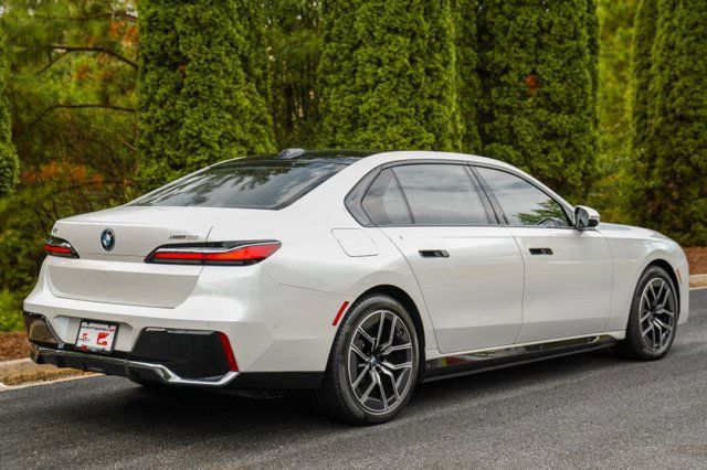 Used 2024 BMW i7 xDrive60 AWD/4WD image 12