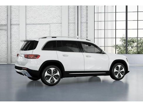 Used 2026 Mercedes-Benz GLB 250 4MATIC image 19