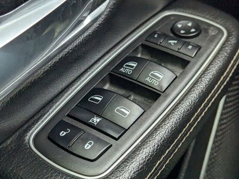 Used 2022 RAM 1500 Laramie AWD/4WD image 20