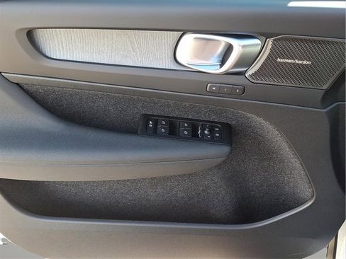 New 2026 Volvo XC40 B5 Ultra w/ Protection Package Premier image 6