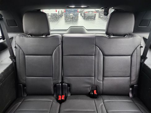 Used 2023 Chevrolet Tahoe Z71 w/ Off-Road Capability Package image 18