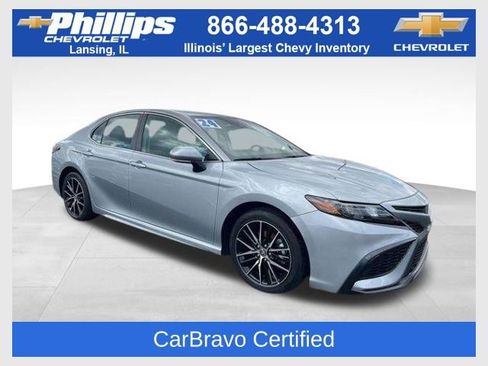 Used 2024 Toyota Camry SE FWD image 1