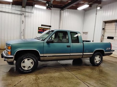 Used 1998 Chevrolet Silverado 1500 4x4 Extended Cab w/ Preferred Equipment Group 2 image 5