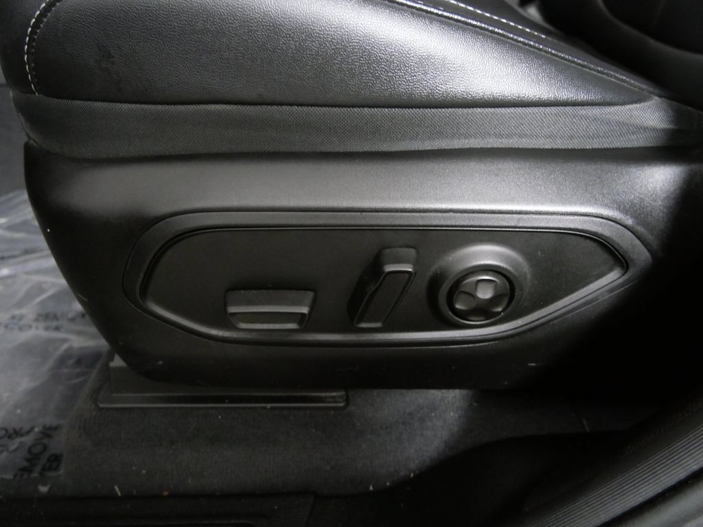 Used 2023 Jeep Grand Cherokee Limited AWD/4WD image 18