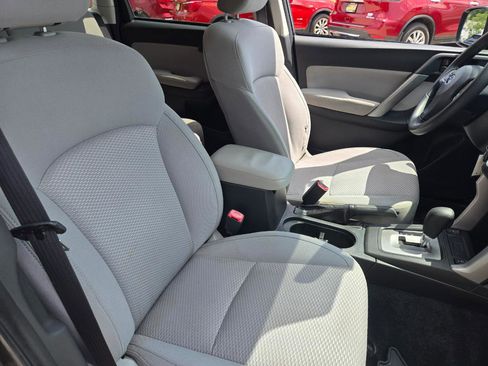 Used 2015 Subaru Forester 2.5i Premium w/ All-Weather Package AWD/4WD image 23