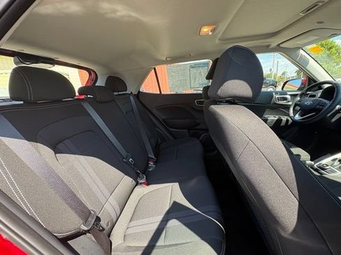 Used 2025 Hyundai Venue SEL FWD image 15