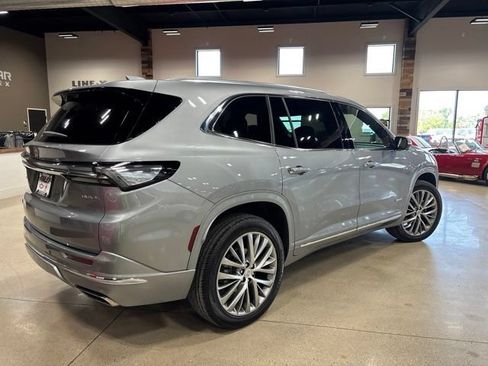 Used 2026 Buick Enclave Avenir w/ LPO, Floor Liner Package AWD/4WD image 9