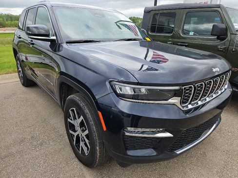 Used 2024 Jeep Grand Cherokee Limited w/ Luxury Tech Group II AWD/4WD image 3