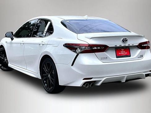 Used 2021 Toyota Camry XSE w/ Cold Weather Package FWD image 4