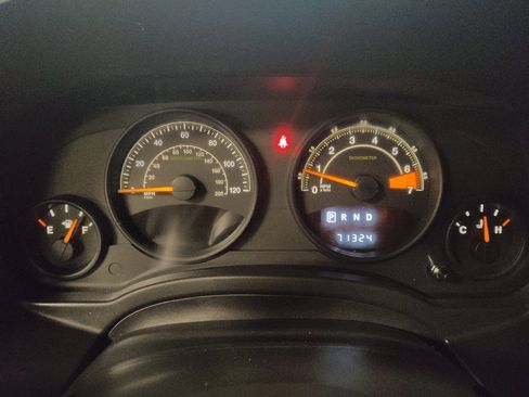 Used 2014 Jeep Patriot Sport w/ Power Value Group AWD/4WD image 23