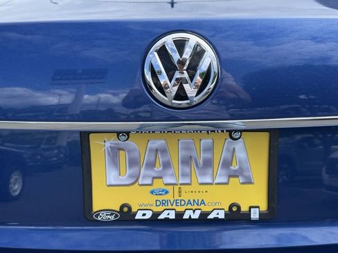 Used 2016 Volkswagen Passat 1.8T SE FWD image 34