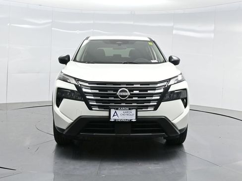 Used 2024 Nissan Rogue S image 39