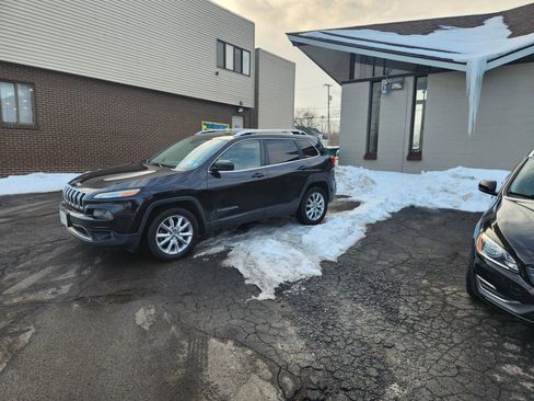 Used 2016 Jeep Cherokee Limited image 4